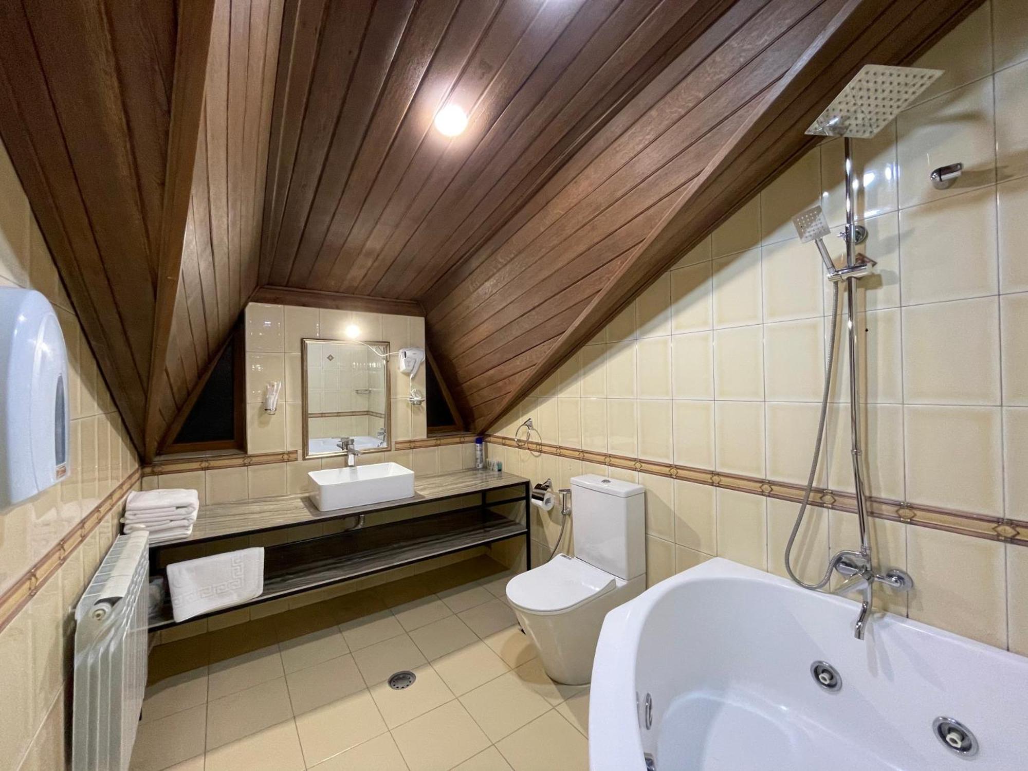 Delin Hotel And Tours Jerevan Eksteriør billede