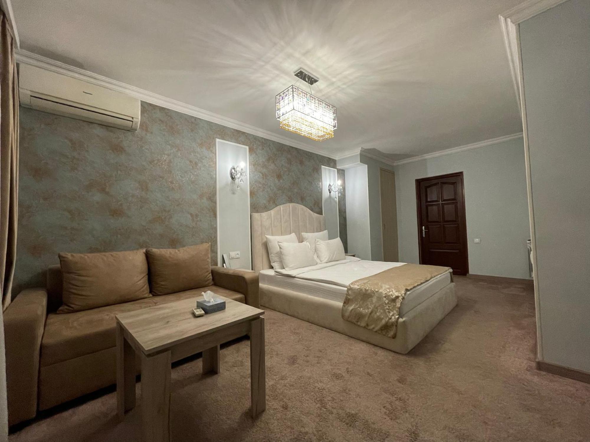 Delin Hotel And Tours Jerevan Eksteriør billede